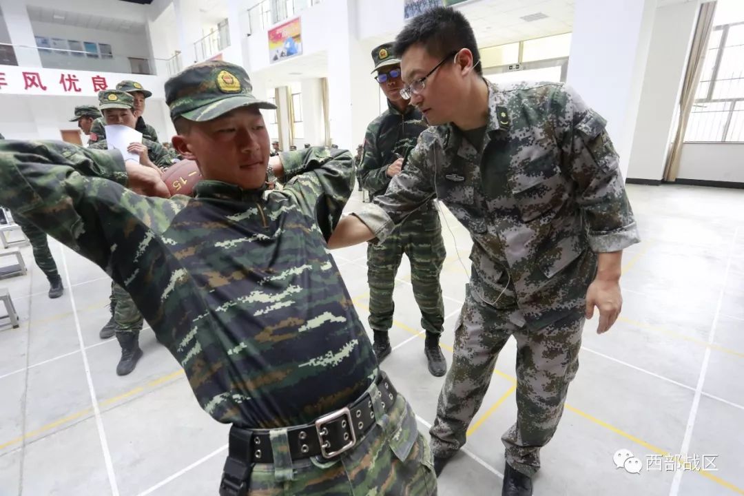 方法,为部分官兵军事训练陈旧伤进行了康复治疗并将军事训练伤的防控