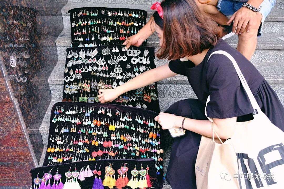 去董家渡做衣裳便宜又好看?现在连老外都晓