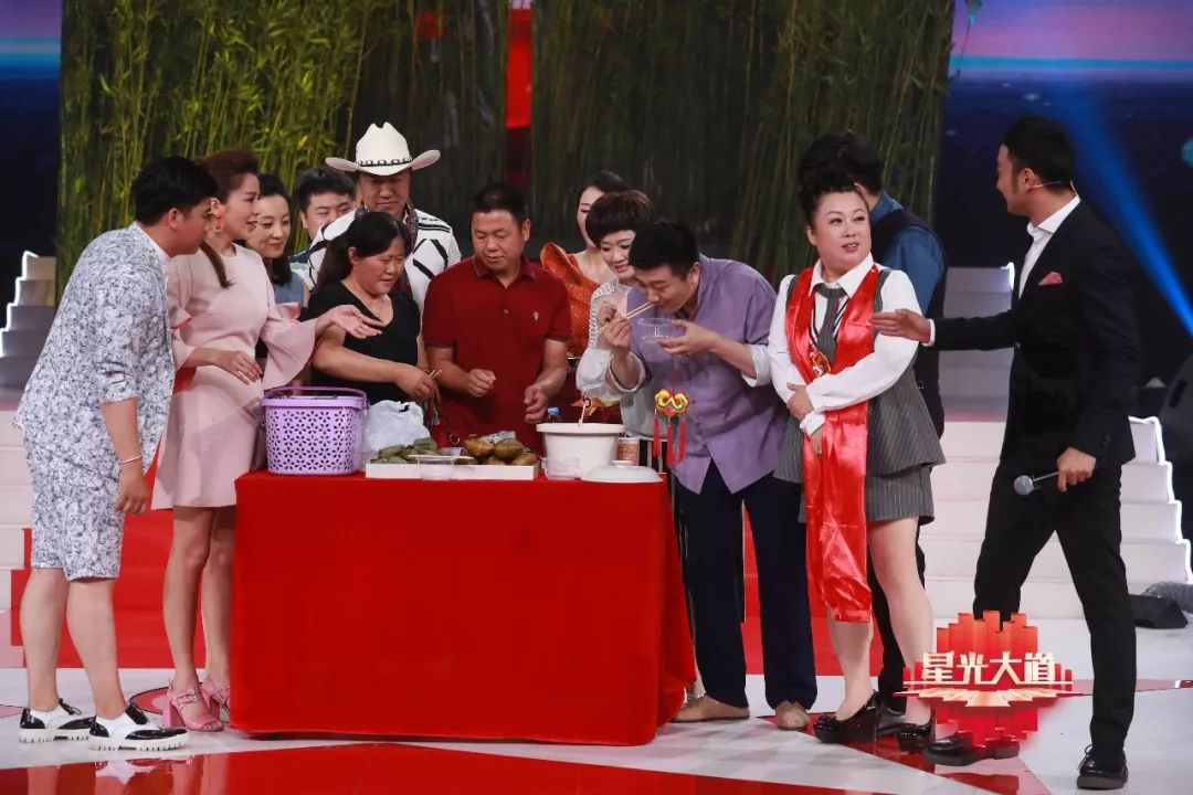 今晚19:30CCTV-3《星光大道》全家总动员助