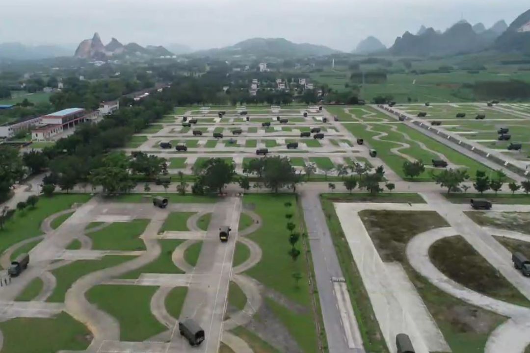 关注|热浪之上,近百辆军车同台竞技是什么样的