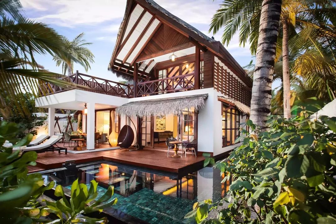 过够了两点一线的生活,不如来场现实逃避