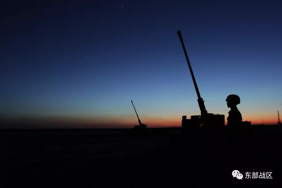 离别的战友,往昔就在眼前,唯道一声珍重!