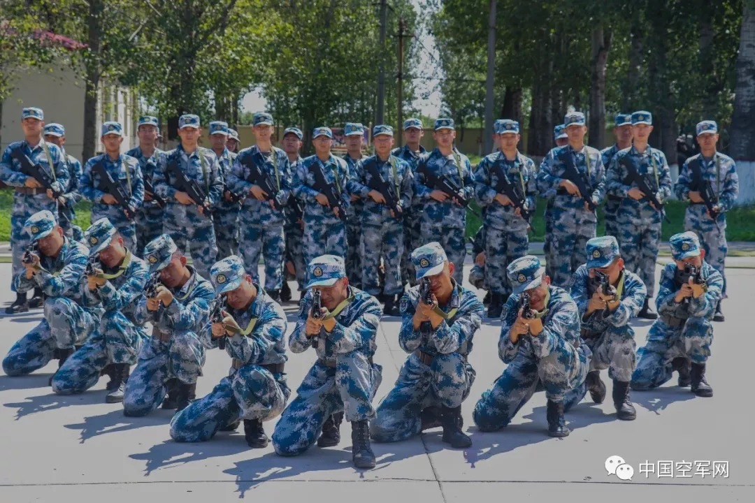 毕业学员到部队想“进驻就打”？先到特训队里练练
