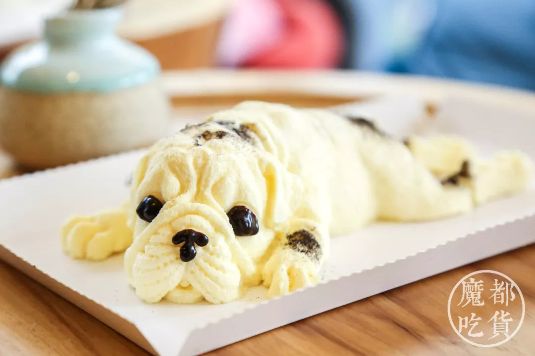 抖音同款网红沙皮狗蛋糕惊现大学路,萌炸少女