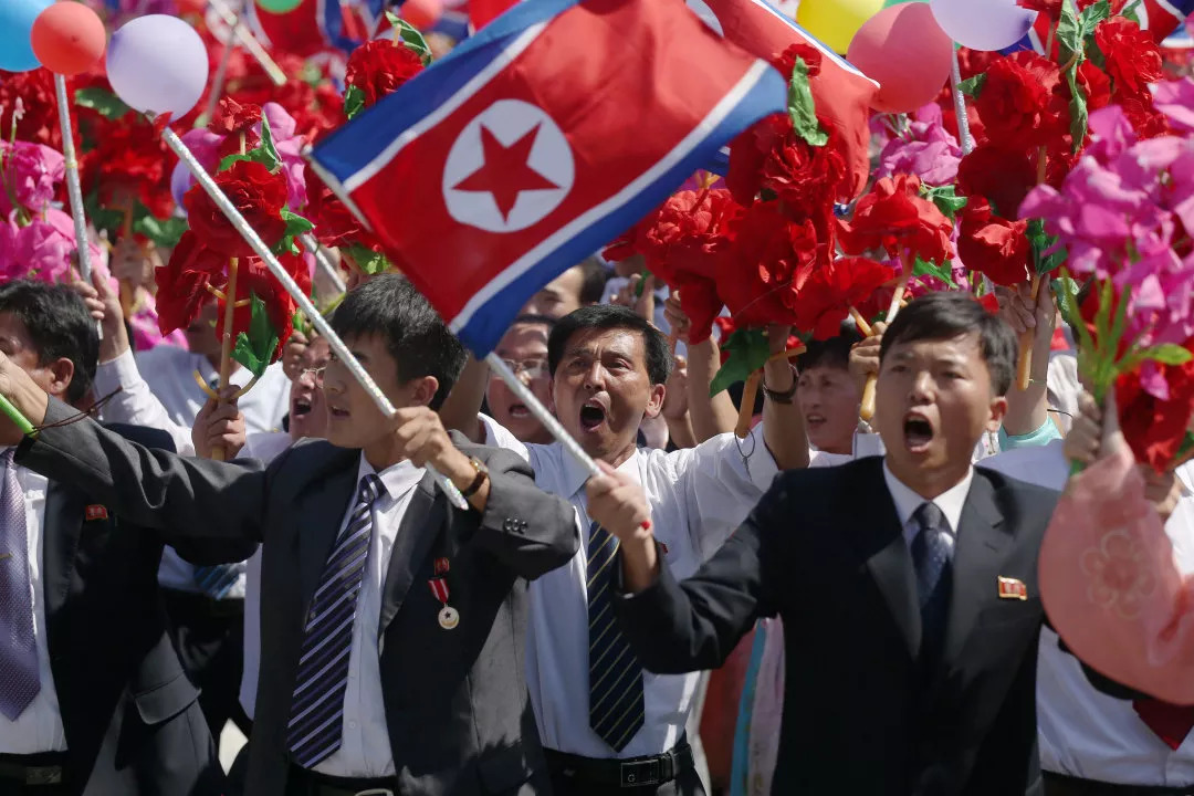 现场图来了:朝鲜建国70周年阅兵 洲际导弹未出现