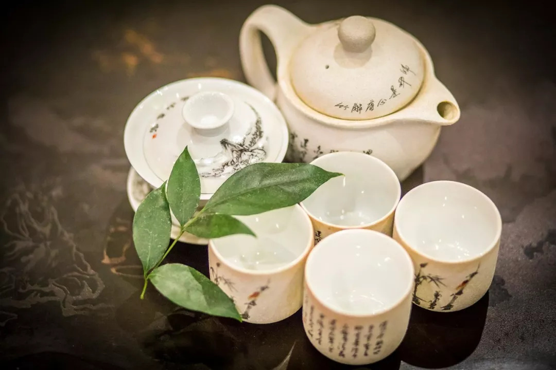 不想给政坛大佬当私人管家,这个90后拥有酒店