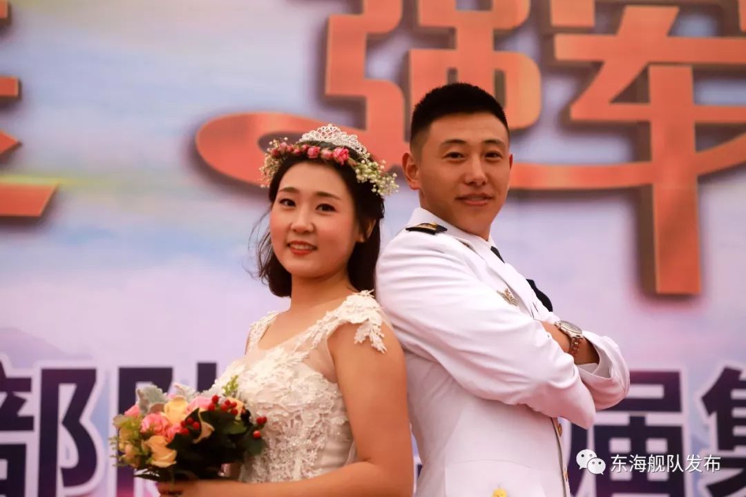 军礼服婚纱照_军礼服婚纱照图片大全