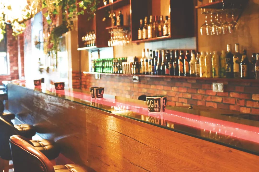 终于!抖音同款网红酒吧登陆内江,送你免费嗨fu