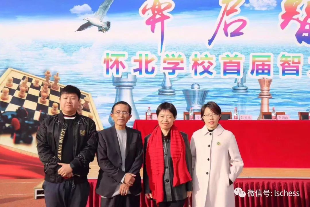 讲排场的大型接新娘车队？王子异方否认恋情