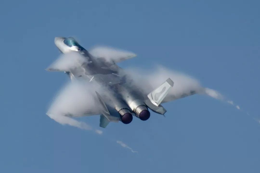 高清美图燃爆了!多机开花、眼镜蛇机动…歼20