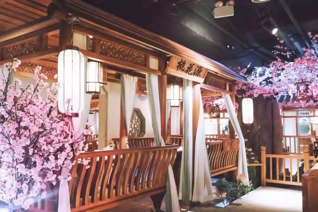 小仙女打卡新地标!2折吃到嗨!爆红魔都、刷屏ins朋友圈、史上最仙骨的餐厅暗恋桃花源终于来到城西银泰了!!