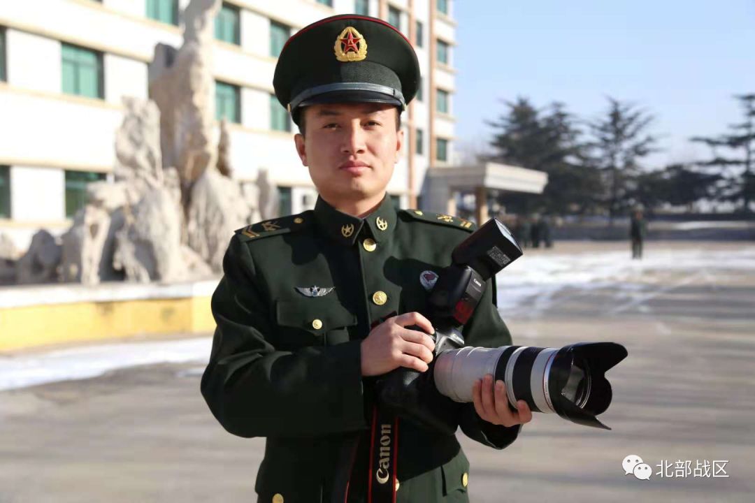 以笔作枪,写尽军旅,最美“兵记者”一直在路上!