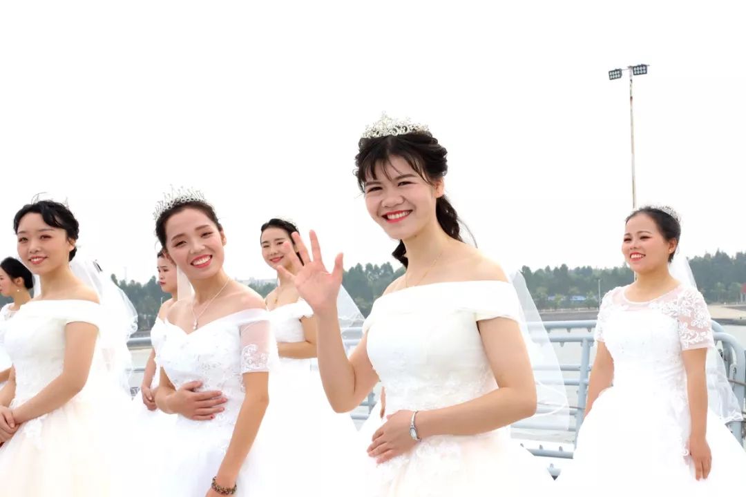 海军婚纱照图片大全_婚纱照图片大全最美(3)