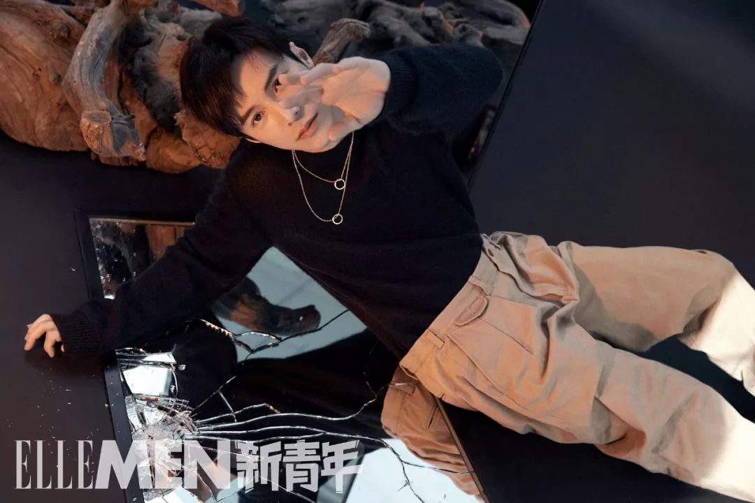 新青年|王冠逸：八块腹肌，血液里流的却是奶茶