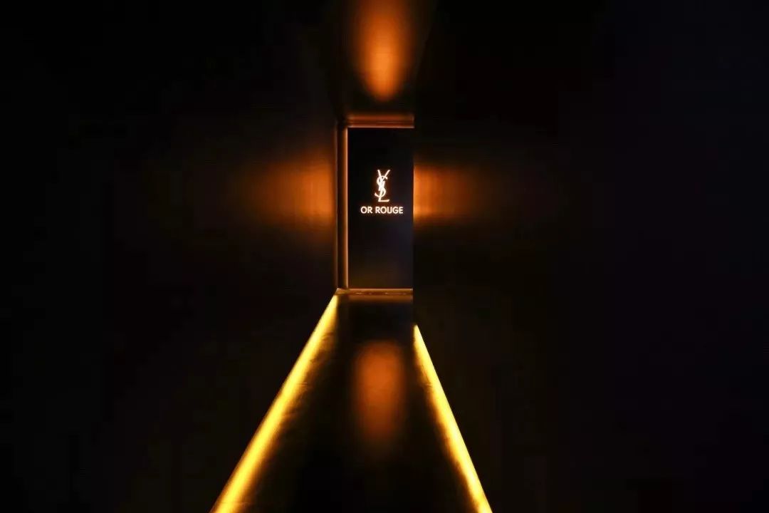 YSL在上海开了家快闪酒店 我们去试了她家新口红！