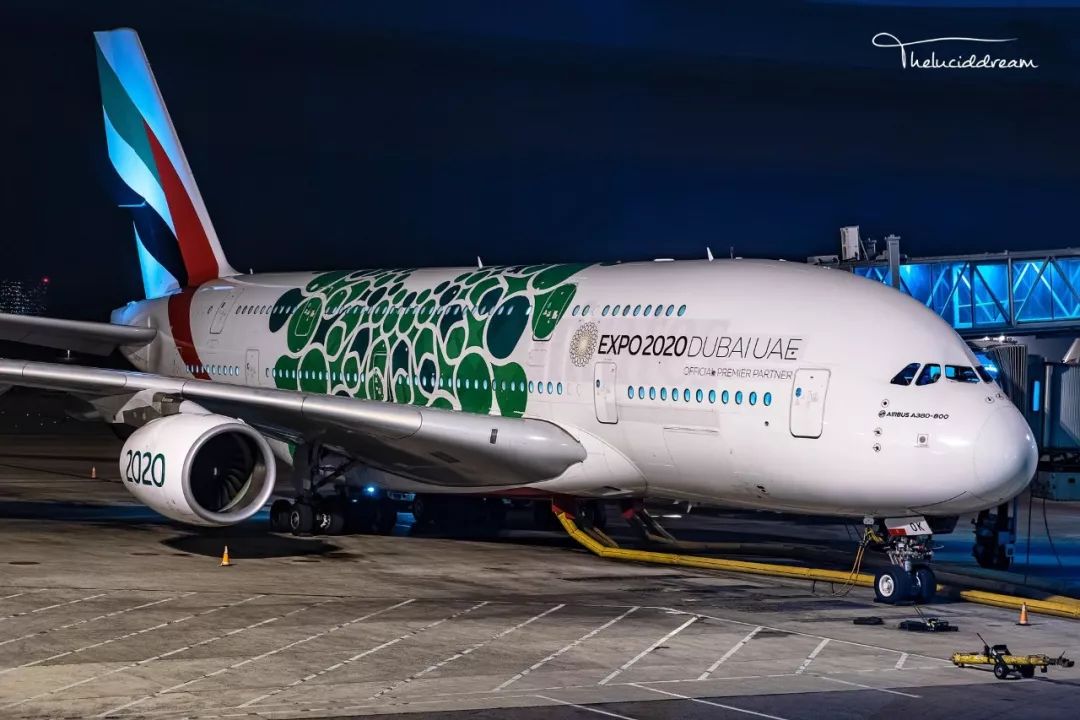 阿联酋航空A380客机头等舱商务舱体验
