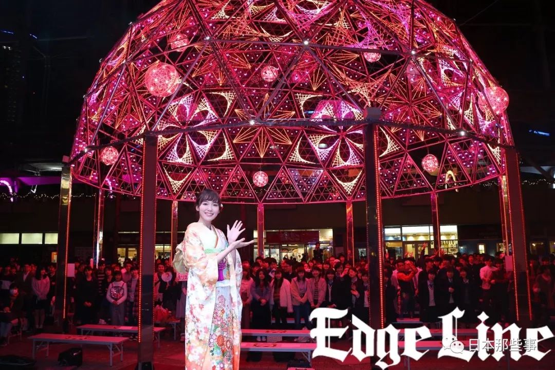 富永爱，11月8日，出席在大阪举行的Grand Wish Christmas 2018点灯式。