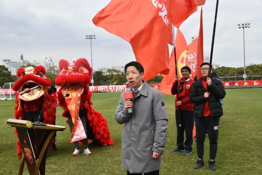 武磊正式加盟西甲西班牙人队,走了武磊,上港怎