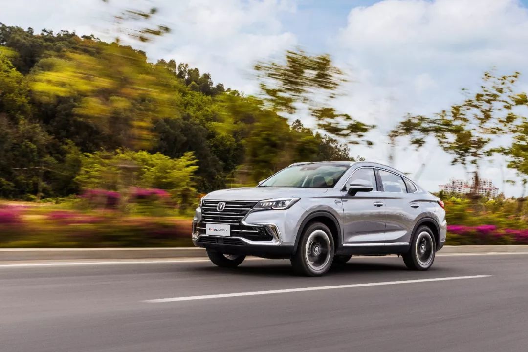 15����2.0T+8AT���ǽ���SUV  ��������³��Ƿ�ֵ�ÿ��ǣ�