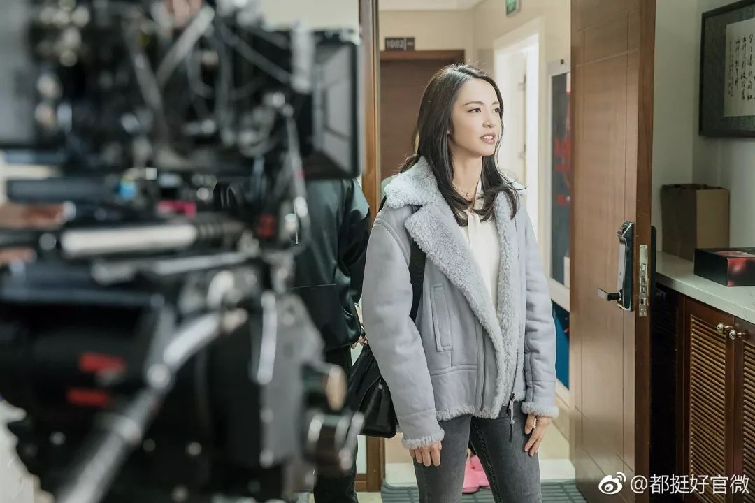 姚晨新剧和樊胜美比惨？但她的职场精英造型简直是求职季的范本啊！！