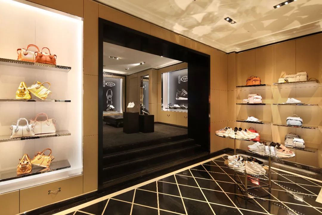 男人买鞋能有多疯狂? 男人买鞋能有多疯狂?