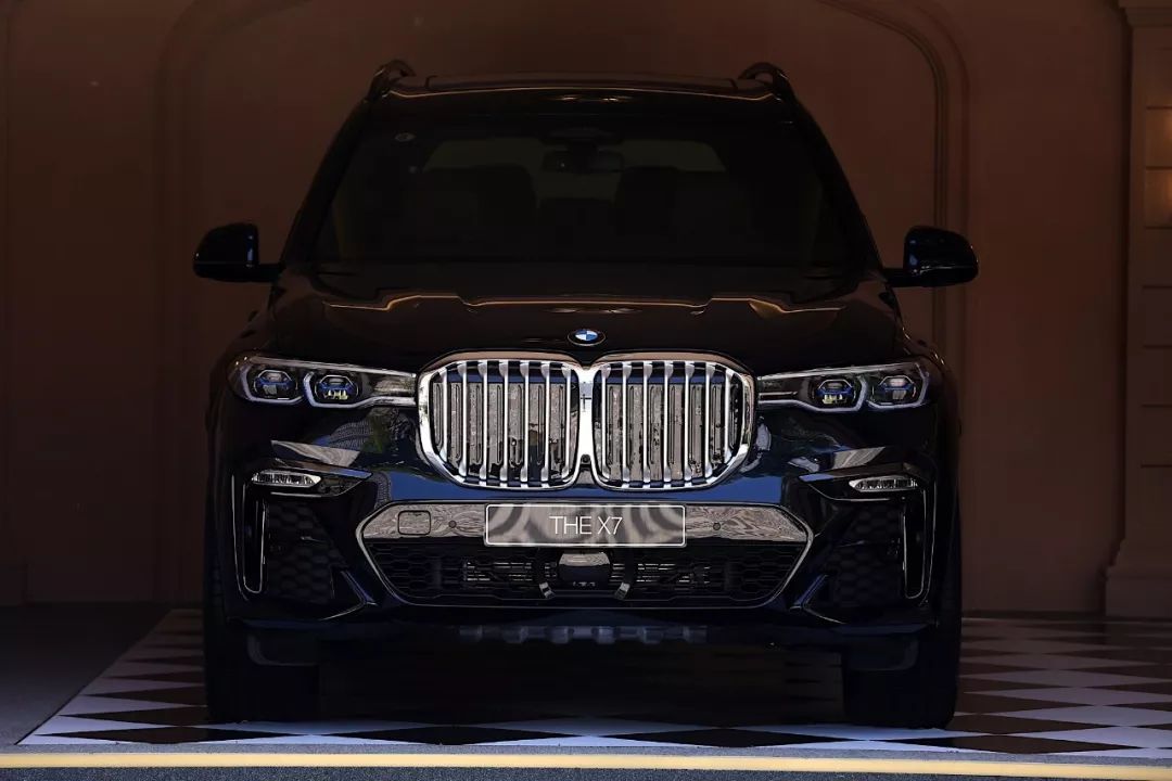 BMW造了一辆真正的「百万级豪车」