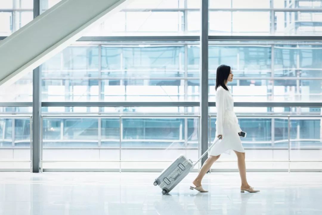 奔驰女车主18分钟录音曝光:醒醒吧,不读书你连