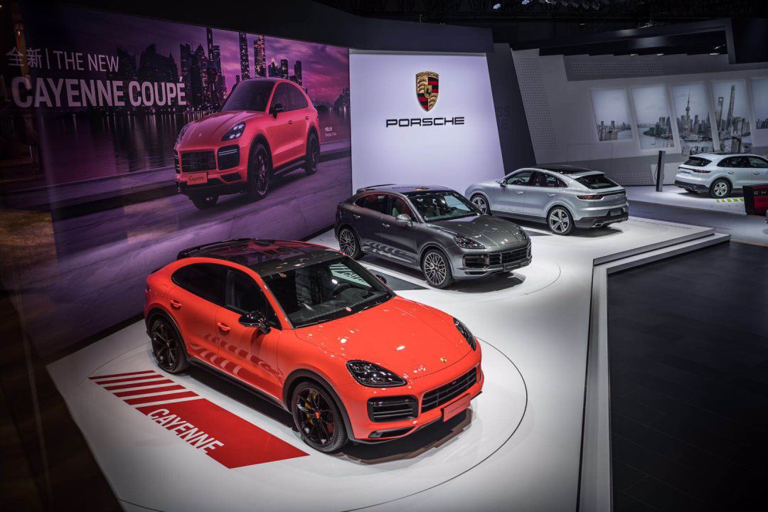 什么让保时捷的展台人山人海?Cayenne Coupé和全新911啊!