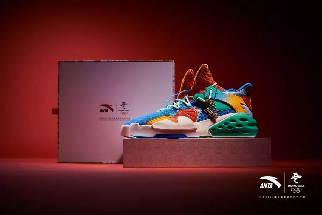 潮哭了！安踏 X 故宫，这简直是神仙联名