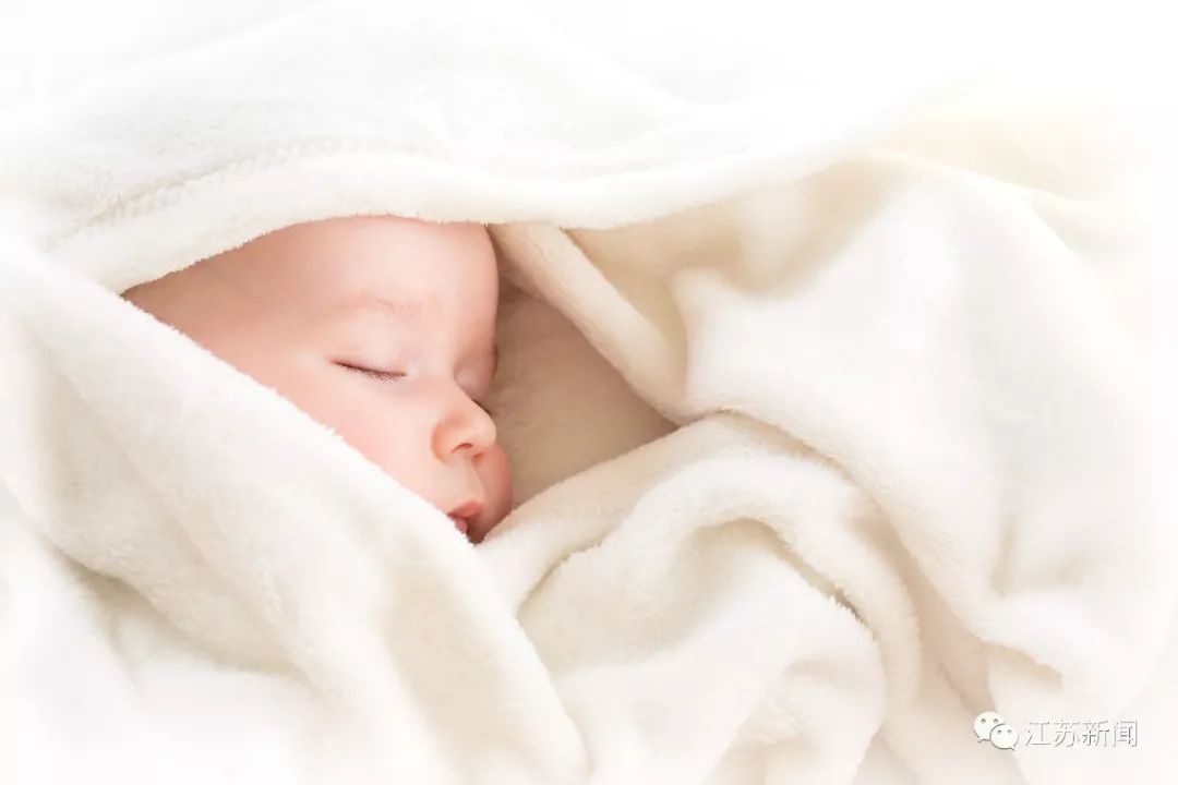 小伙睡觉打呼在睡梦中猝死 有这些症状要小心