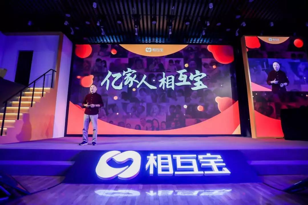 www.hg7000.cc-迈巴赫S级轿车,看价格才知道,这车再好也雨我无瓜