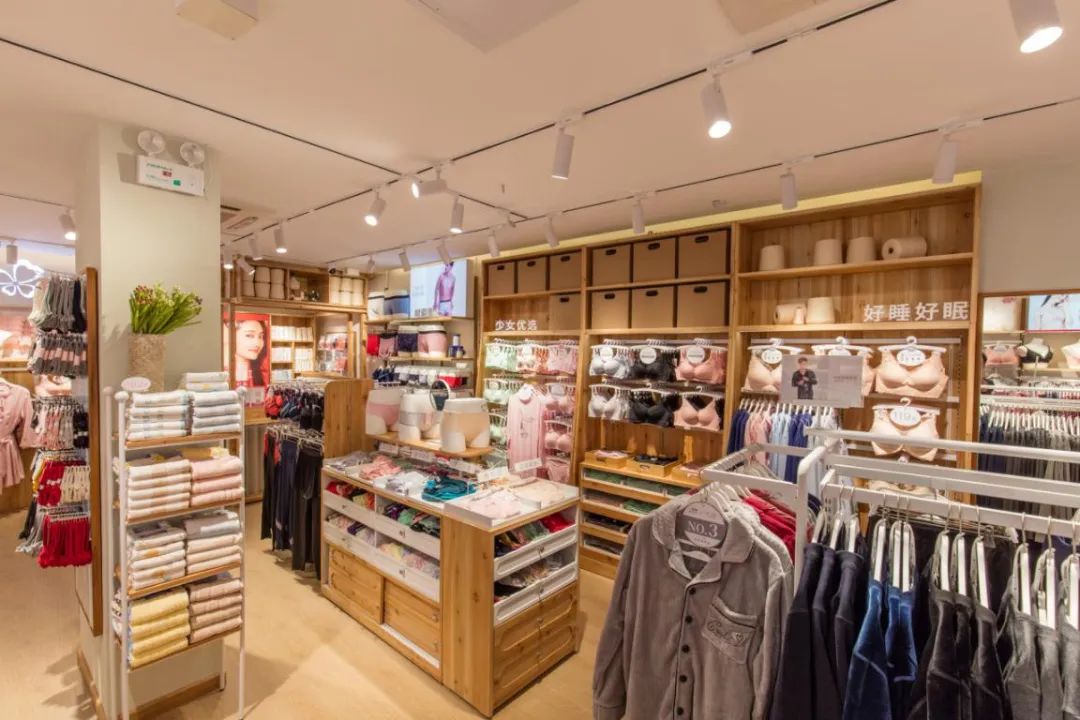 内衣折扣店加盟_运动品牌折扣店加盟(3)