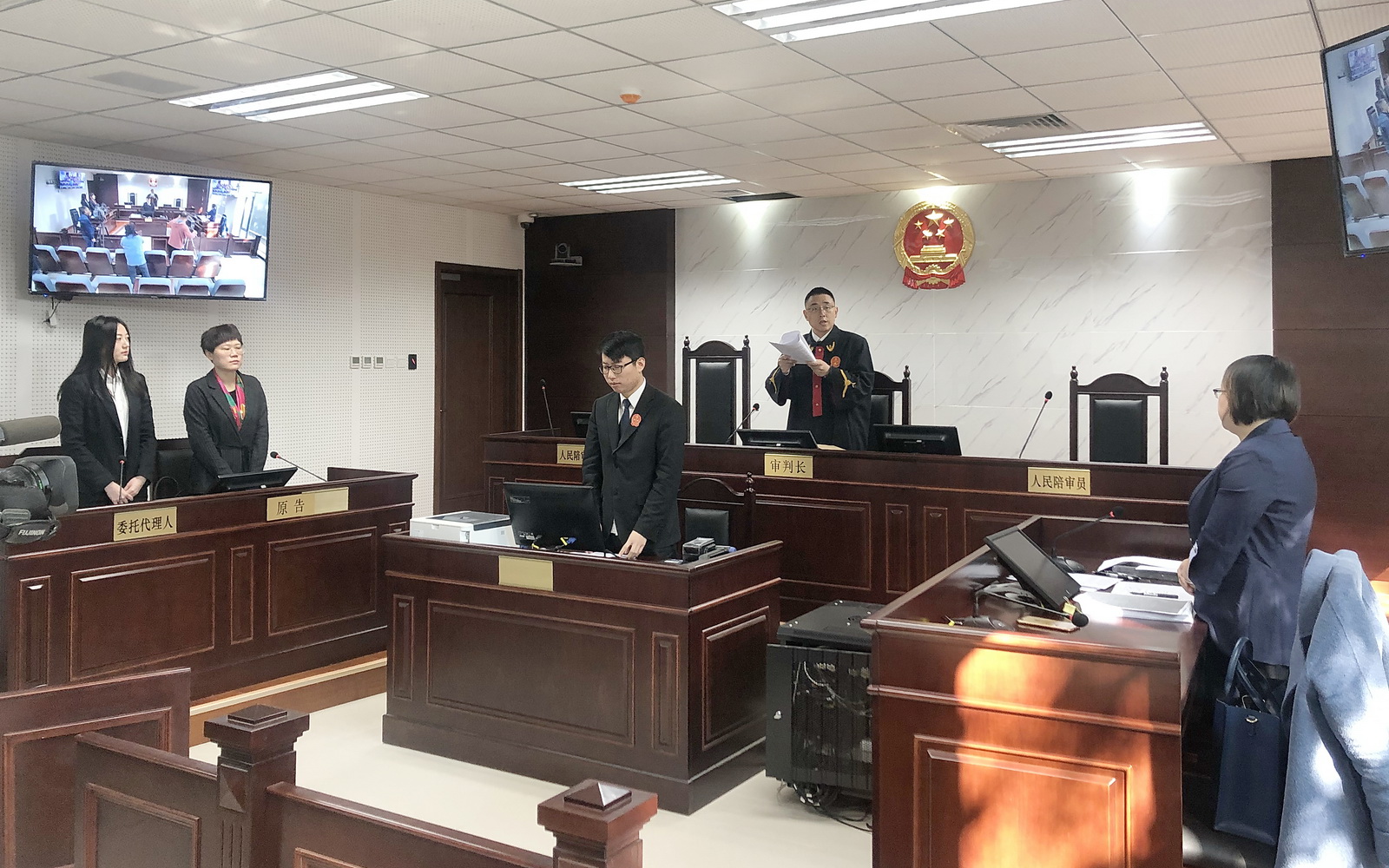 庭审现场。 摄影 通讯员 秦文柏