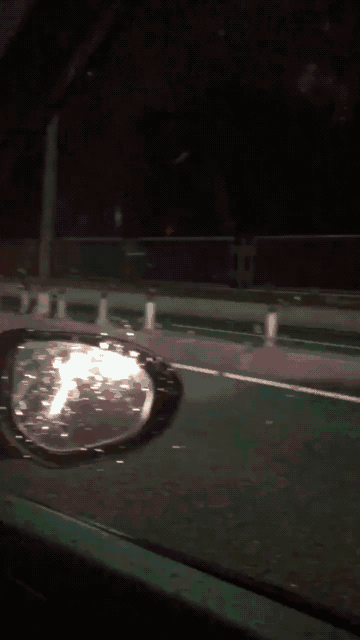 小伙下了什么诅咒，害得姑娘肚子疼。