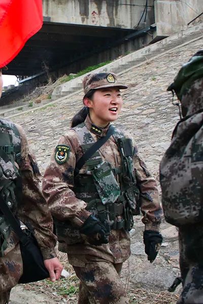 好一个铿锵玫瑰!用奋斗书写新时代的军营幸福