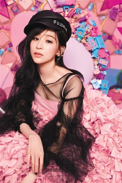 王心凌走轻熟风，只唱舒服的自己