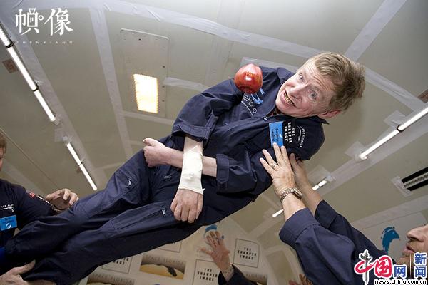 12岁见到霍金,他点亮了我的宇宙