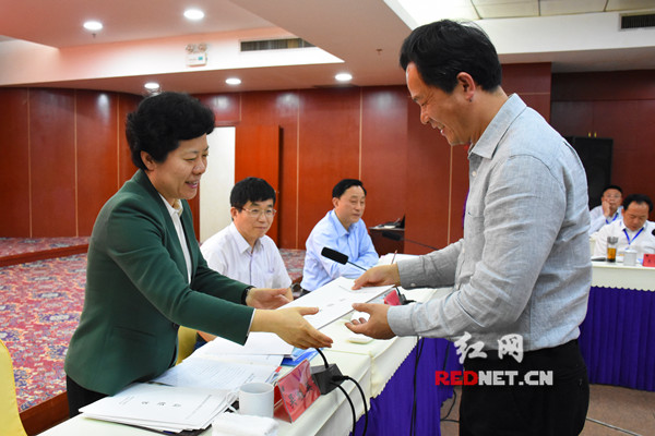 湖南省推进消除大班额工作:用新发展理念推动