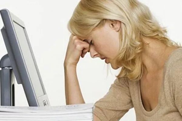 美女做了一条美瞳线后,每天都在遭罪……