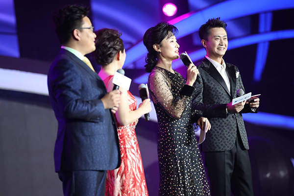 杨帆人口_主持人杨帆(3)