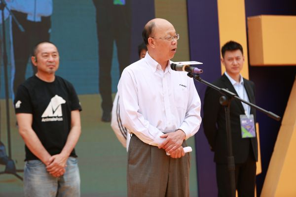 严建昌秘书长出席2018年成都校园足球T甲联赛