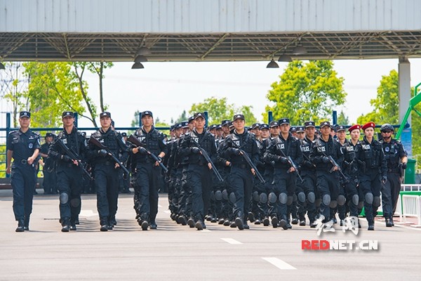 长沙市公安局特巡警支队举行反恐处突演练
