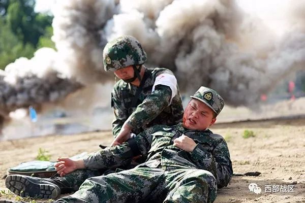 新疆军区战伤救治技术骨干集训动员大会在某高炮团召开