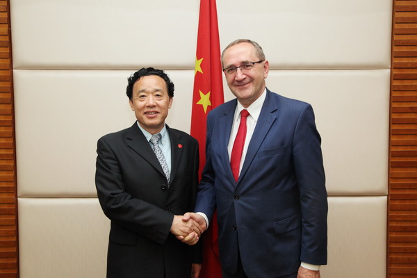 见波兰农业和农村发展部国务秘书亚策克波古茨