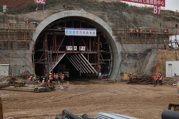 腾讯贵州大数据中心试运行,官方发布山洞鹅厂