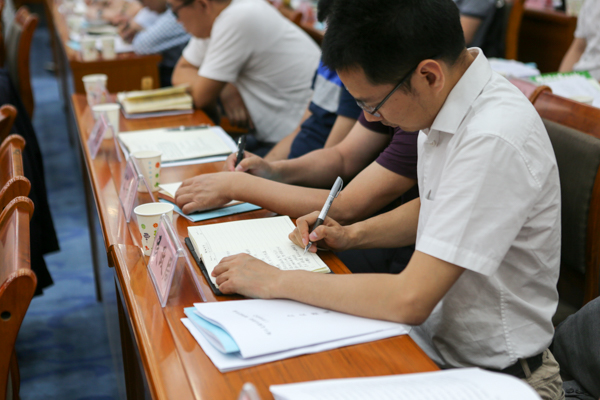 对口支援一师阿拉尔市工作座谈会胜利召开