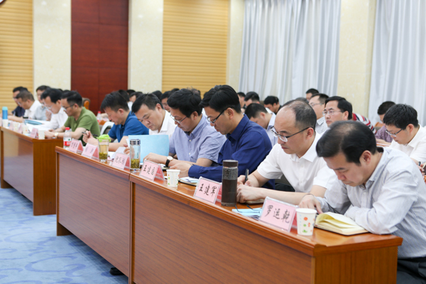 对口支援一师阿拉尔市工作座谈会胜利召开