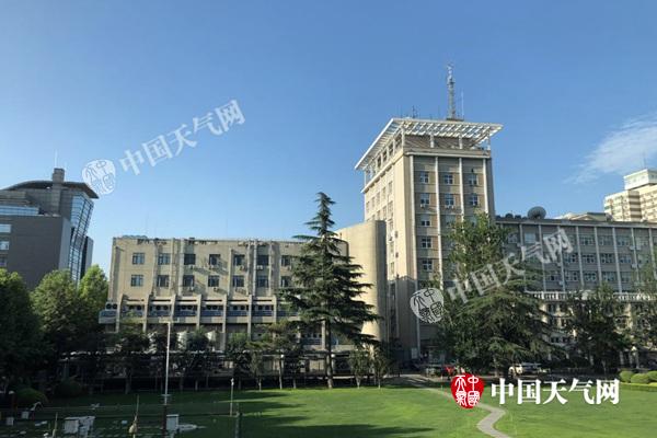 今天早晨,北京阳光明媚,天气晴好。
