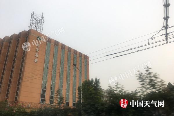 京城今迎分散性阵雨高温离线 周末炎热卷土重