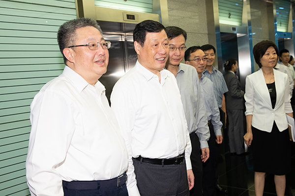 把上海建成国资国企综合改革示范区,应勇调研